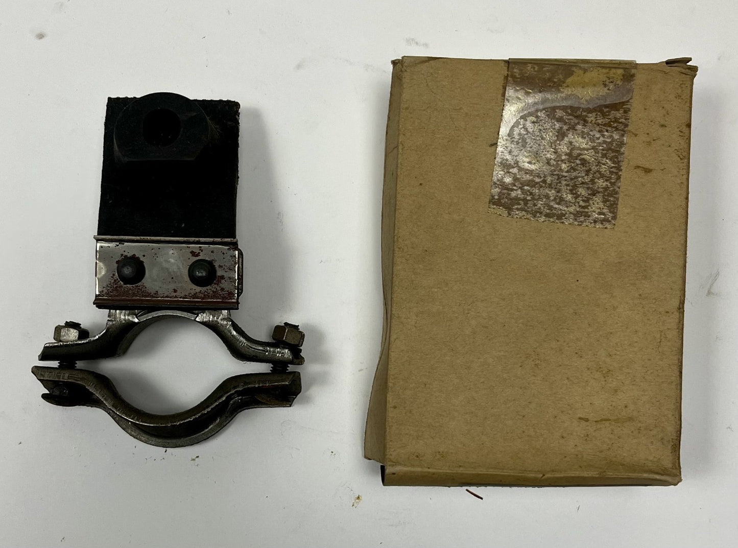 New Old Stock Front Tail Pipe Hanger for 1949-59 Models Mopar #1675693