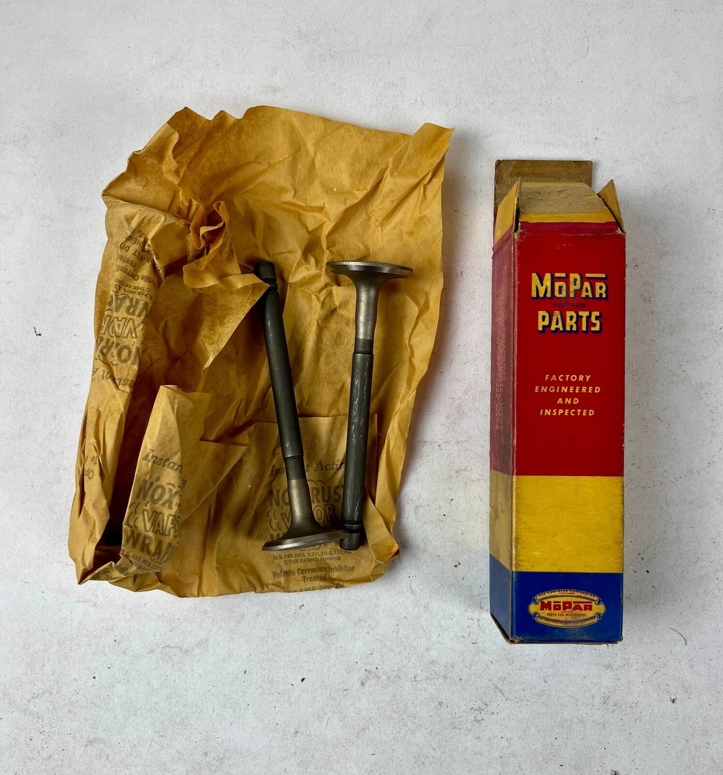 New Old Stock Exhaust Valve For 1951-3 Chrysler & Imperial Models #1324276