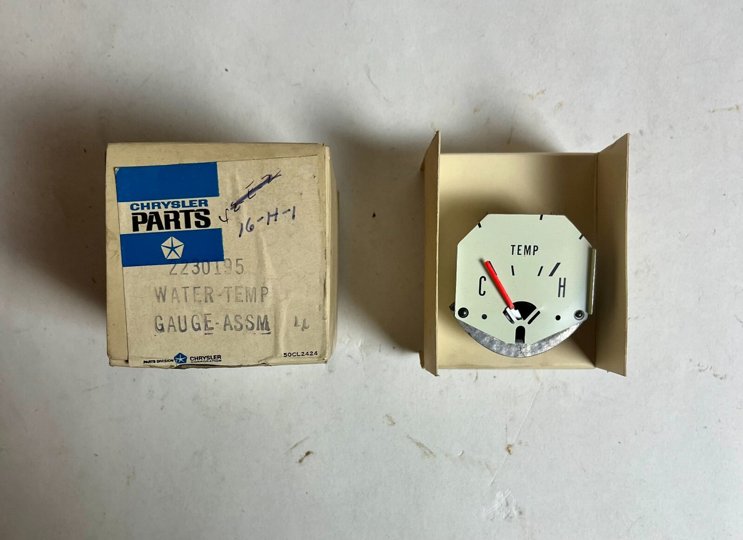 New Old Stock Temp Gauge for 1961-69 Dodge Truck Models Mopar #2230195