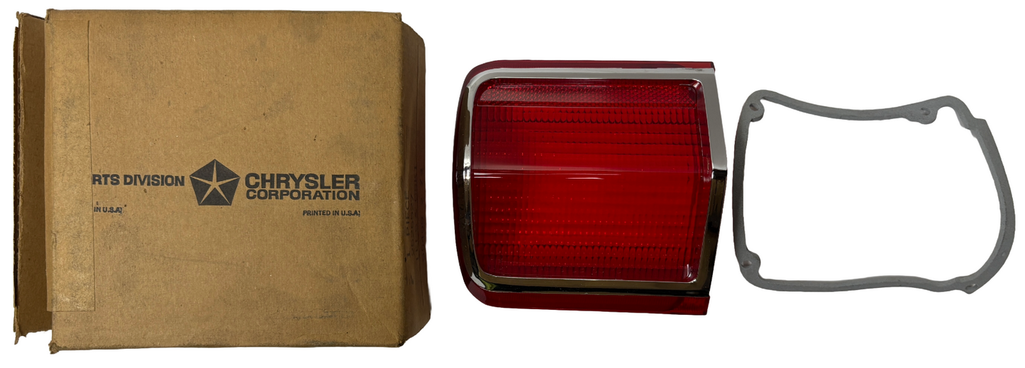 New Old Stock Rear Left Outer Tail Lamp Light Lens & Gasket for 1965 #2525527