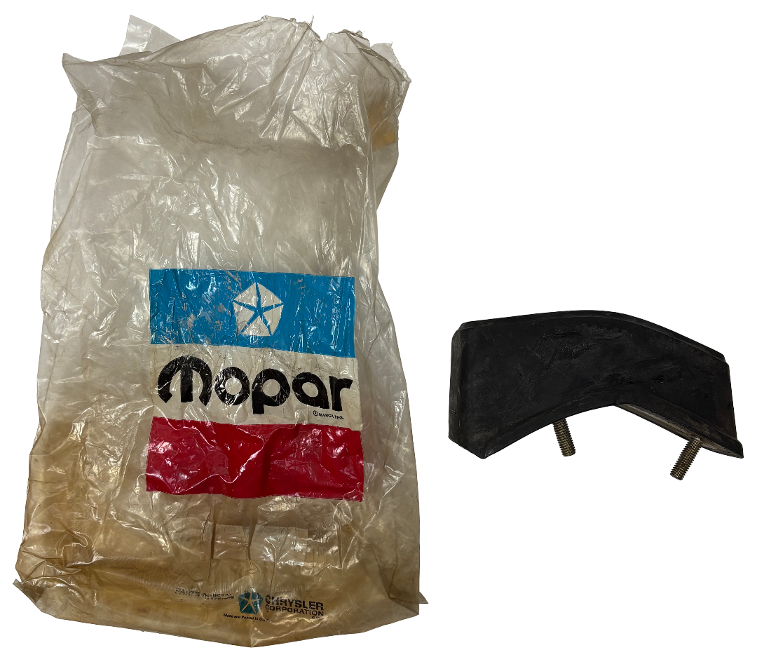 New Old Stock Right Rear Bumper Guard Cushion for 1973 Valiant Dart #3686534
