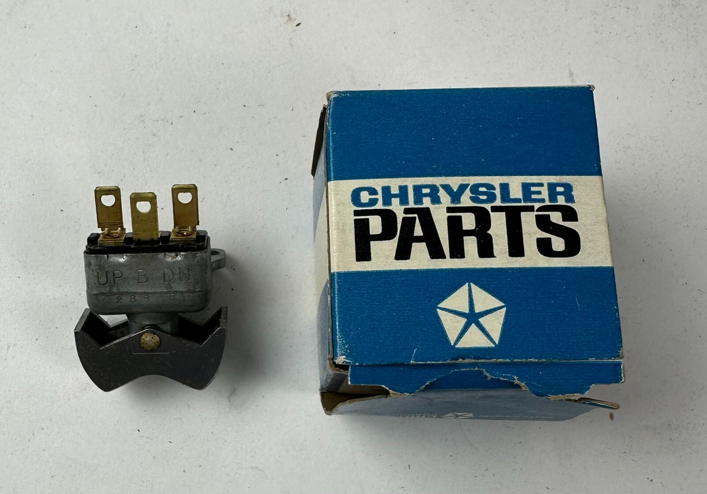 NOS Mopar Convertible Top Switch 1969-70 Plymouth Dodge C Body #2864491