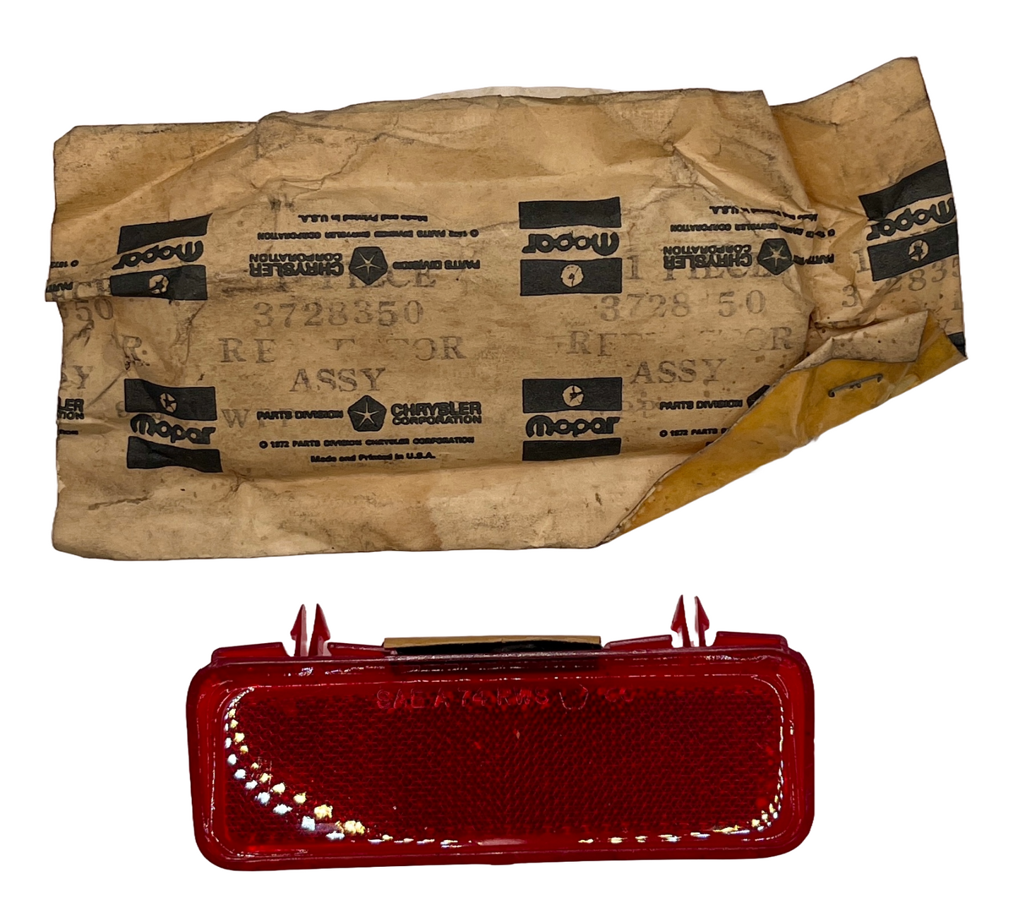 New Old Stock Rear Bumper Reflector Lens for 1974-77 B Body Wagon #3728350