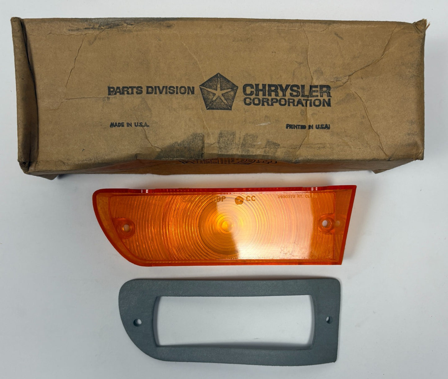 New Old Stock Park Lens for 1969 Plymouth Fury Models Mopar #2932802