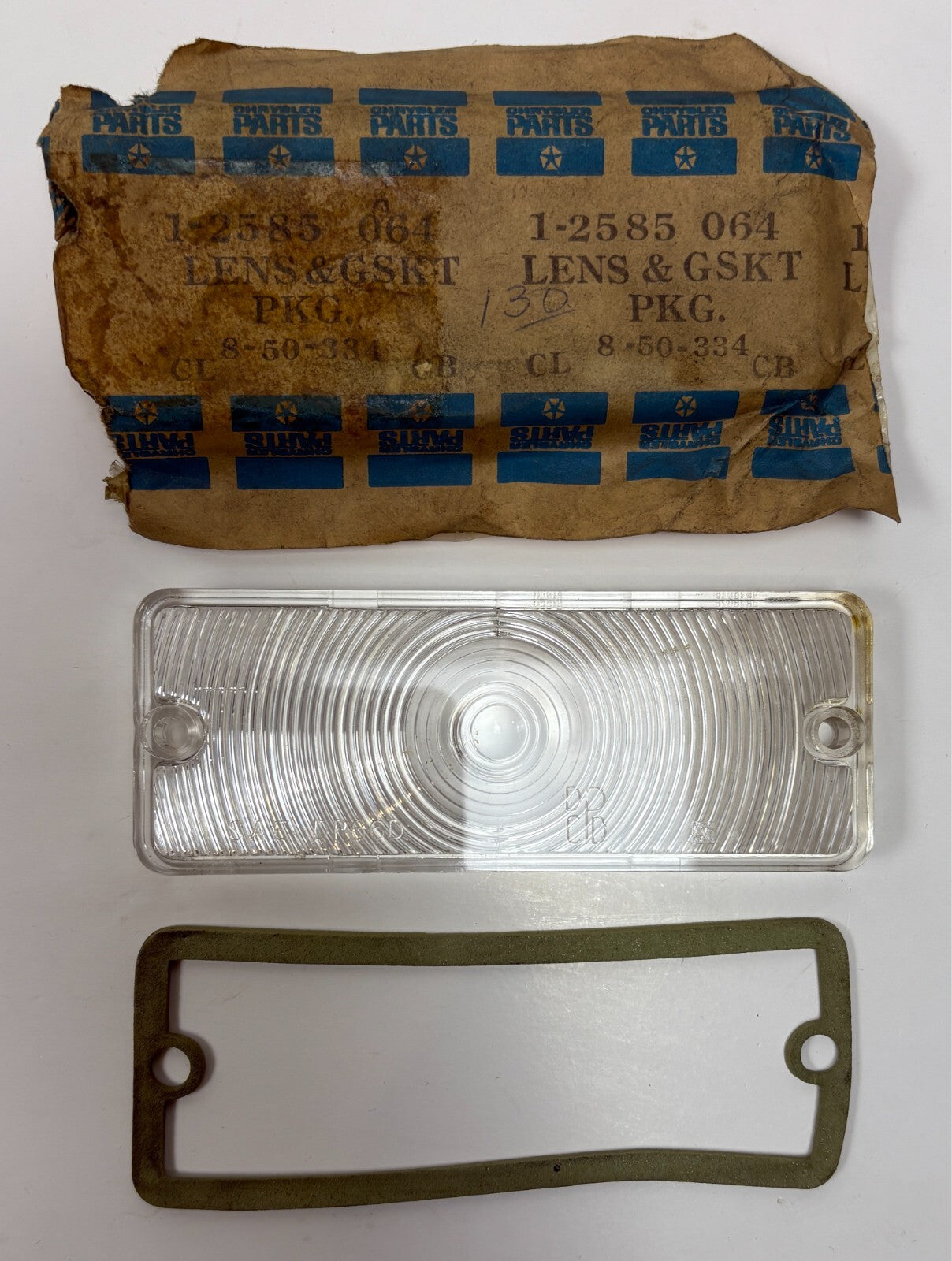 New Old Stock Turn Signal Lens for 1966 Dodge Models Mopar #2585064