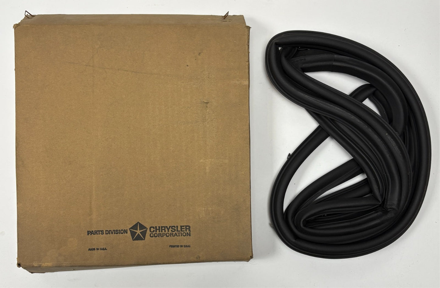 New Old Stock Right Rear Door Weatherstrip for 1969-73 4 Door Sedan #3499738