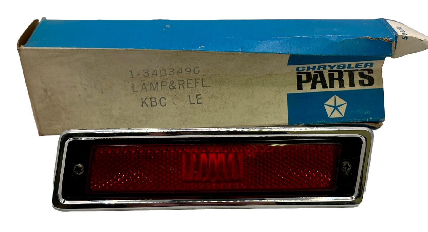 New Old Stock Right Rear Side Marker Lamp for 1970-71 Chrysler Models #3403496