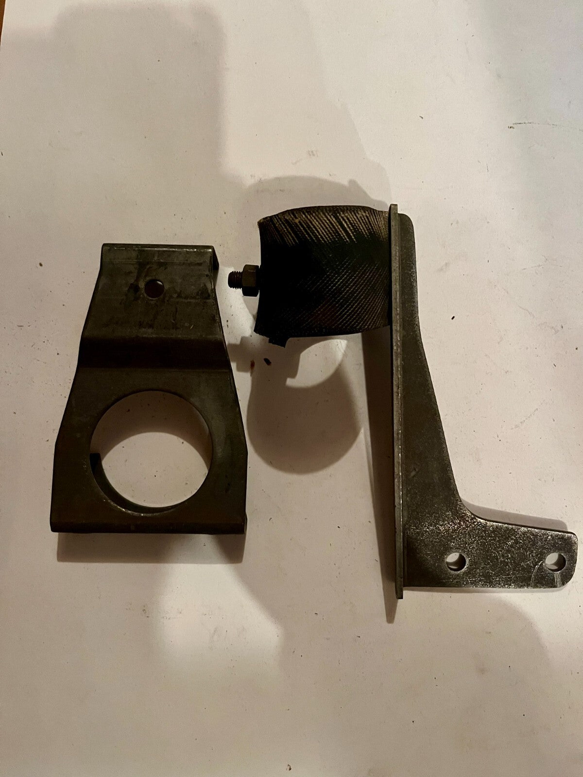 NOS Mopar Tailpipe Exhaust Hanger 1960-1 Plymouth Dodge #2123435