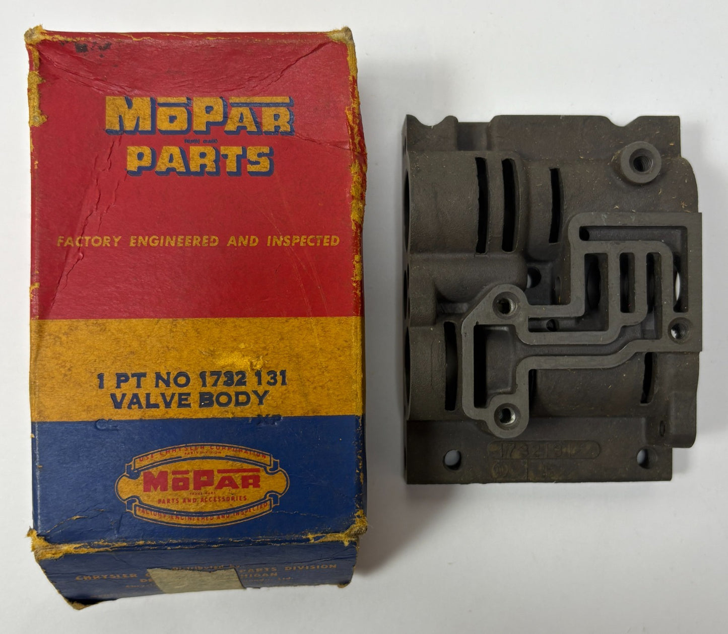 New Old Stock Rear Valve Body for 1957 Torqueflite Models Mopar #1732131