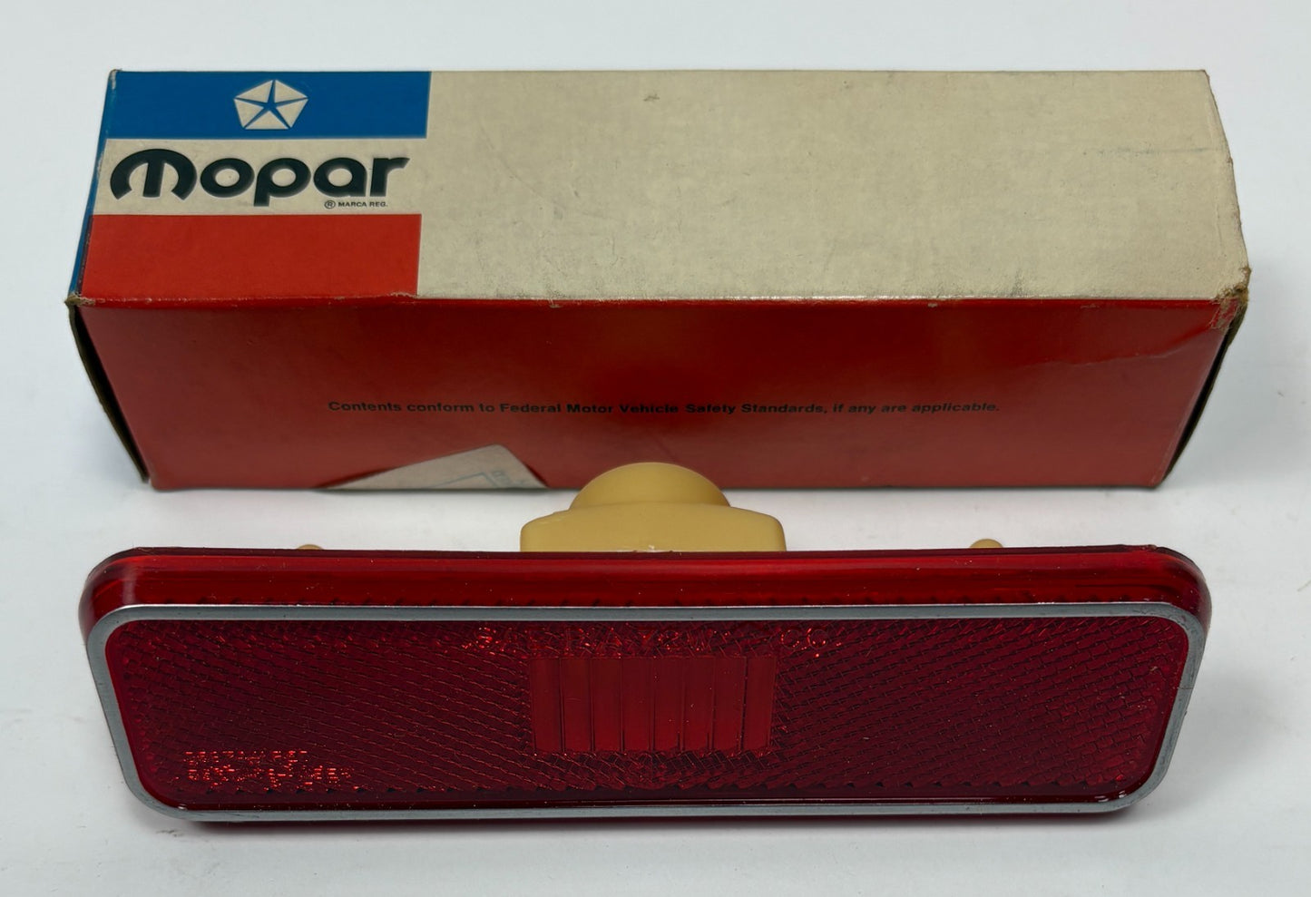 New Old Stock Rear Side Marker Lamp for 1972-74 A B & E Body Models #3587440