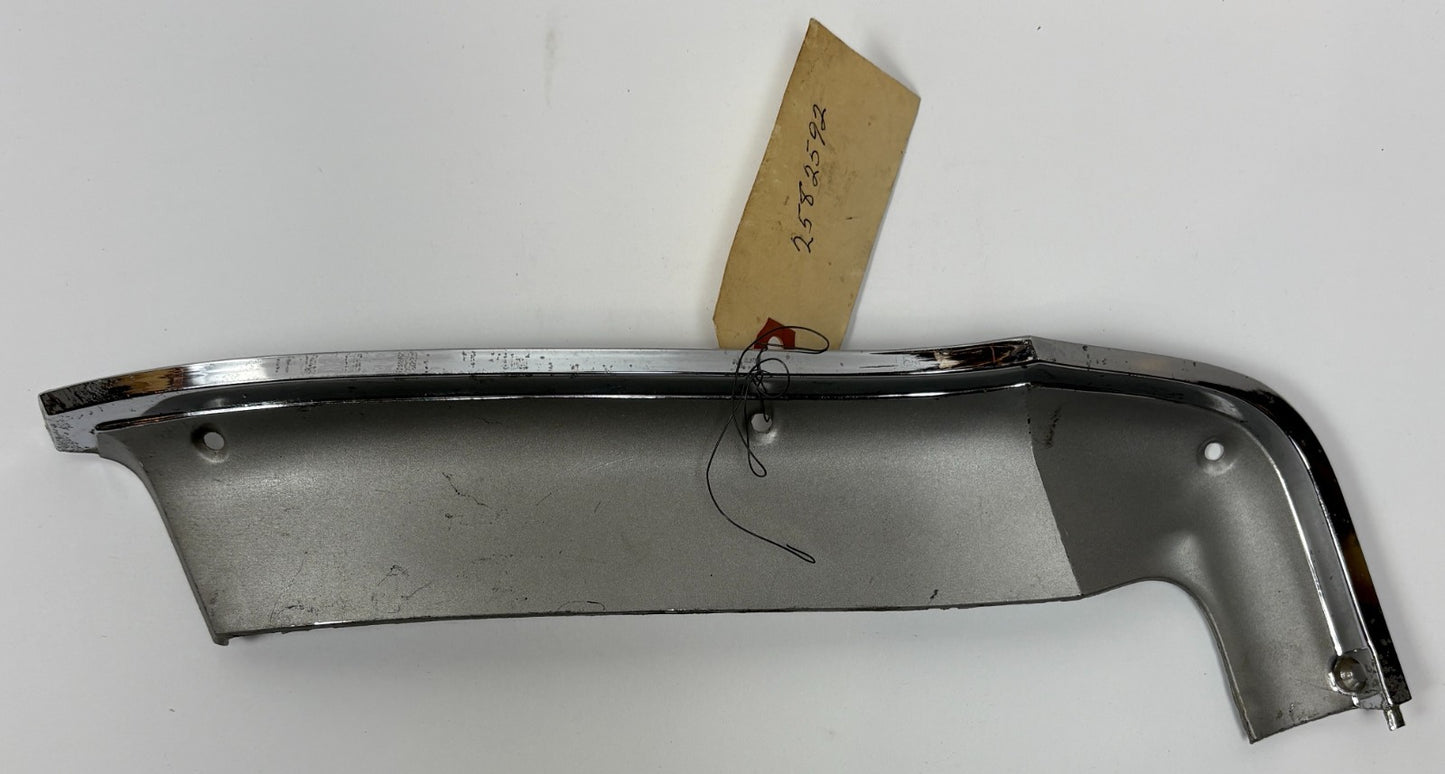 New Old Stock Right Fender Periphery Moulding for 1967 Chrysler #2582592