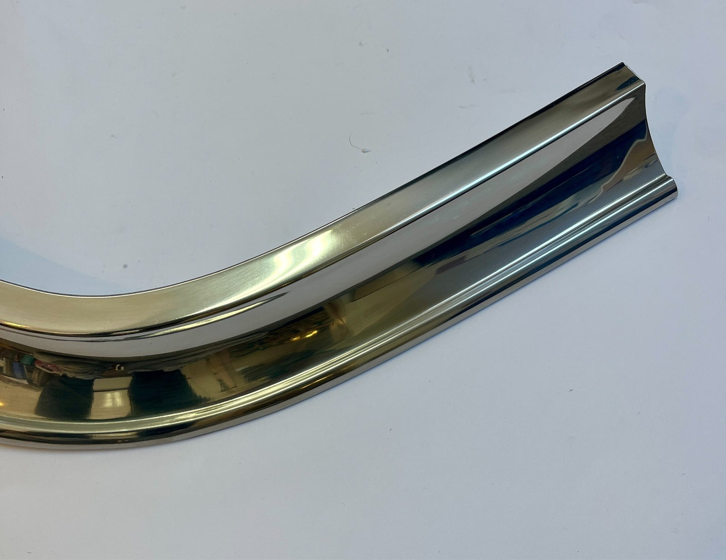 New Old Stock Front Right Moulding for 1960 Plymouth Fury Models Mopar #2084738