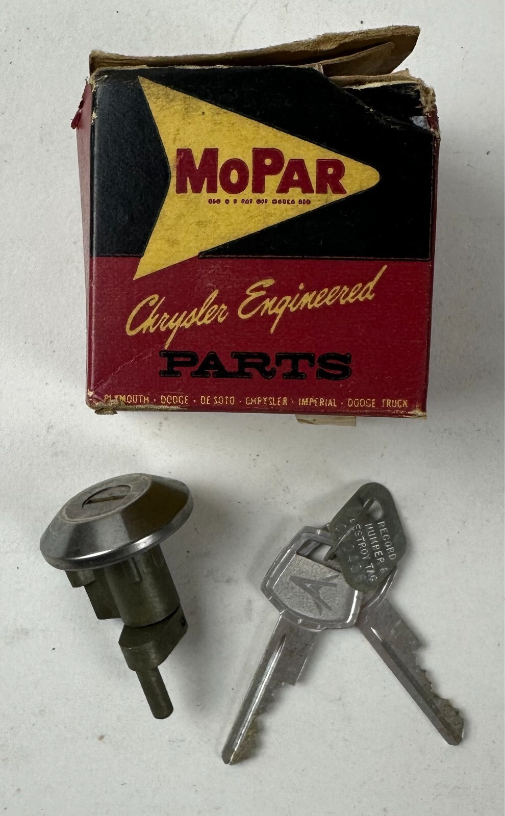 NOS Mopar Right Door Lock Cylinder & Key 1961 Dodge Truck Models #1937188