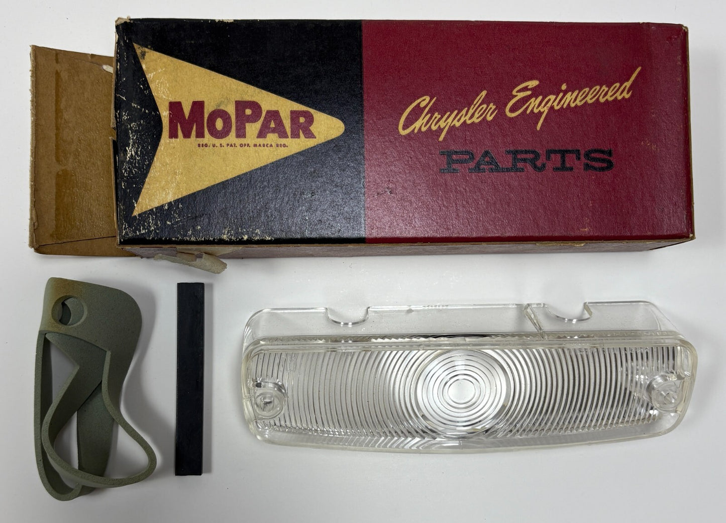 New Old Stock Park Lens for 1965 Dodge Coronet All Models Mopar #2525649