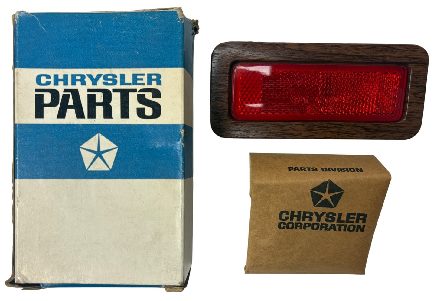 New Old Stock Rear Side Marker Lamp Assembly for 1969 Dodge Coronet #3420612