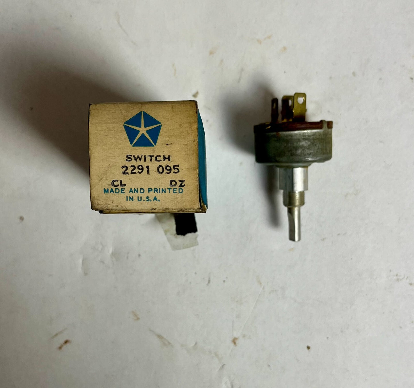NOS Mopar Rear Defroster Switch 1963-7 A B & C Bodies #2291095