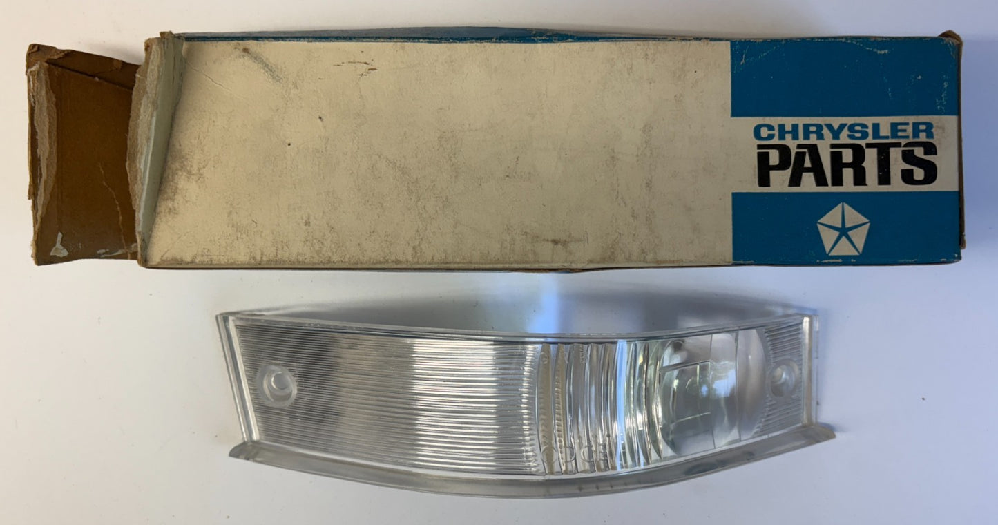 New Old Stock Right Park Lens for 1960 Dodge Models Mopar #1863390