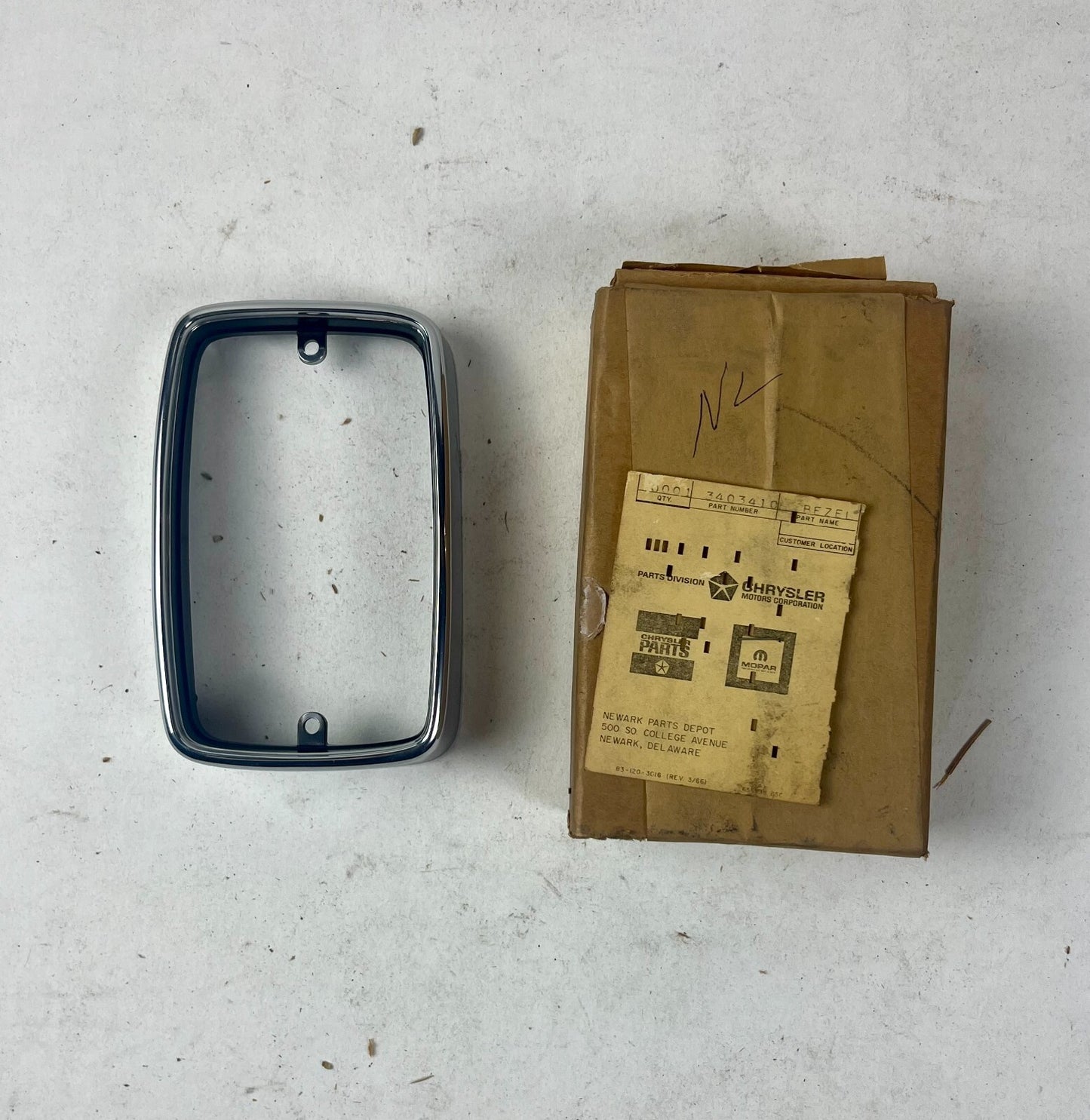 New Old Stock Park Lamp Bezel For 1970-2 Plymouth Models Mopar #3403410