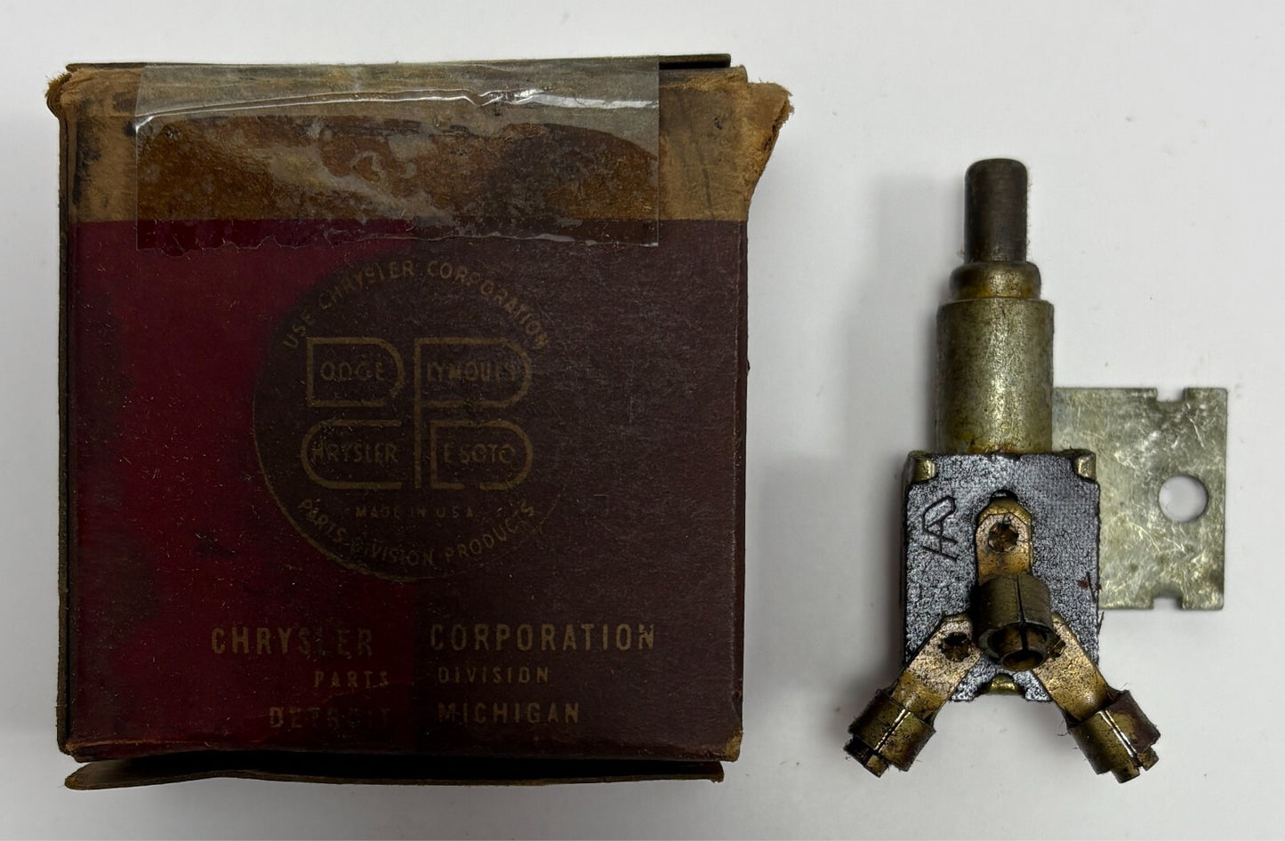 New Old Stock Headlight Switch for 1942 DeSoto Models Mopar #976108