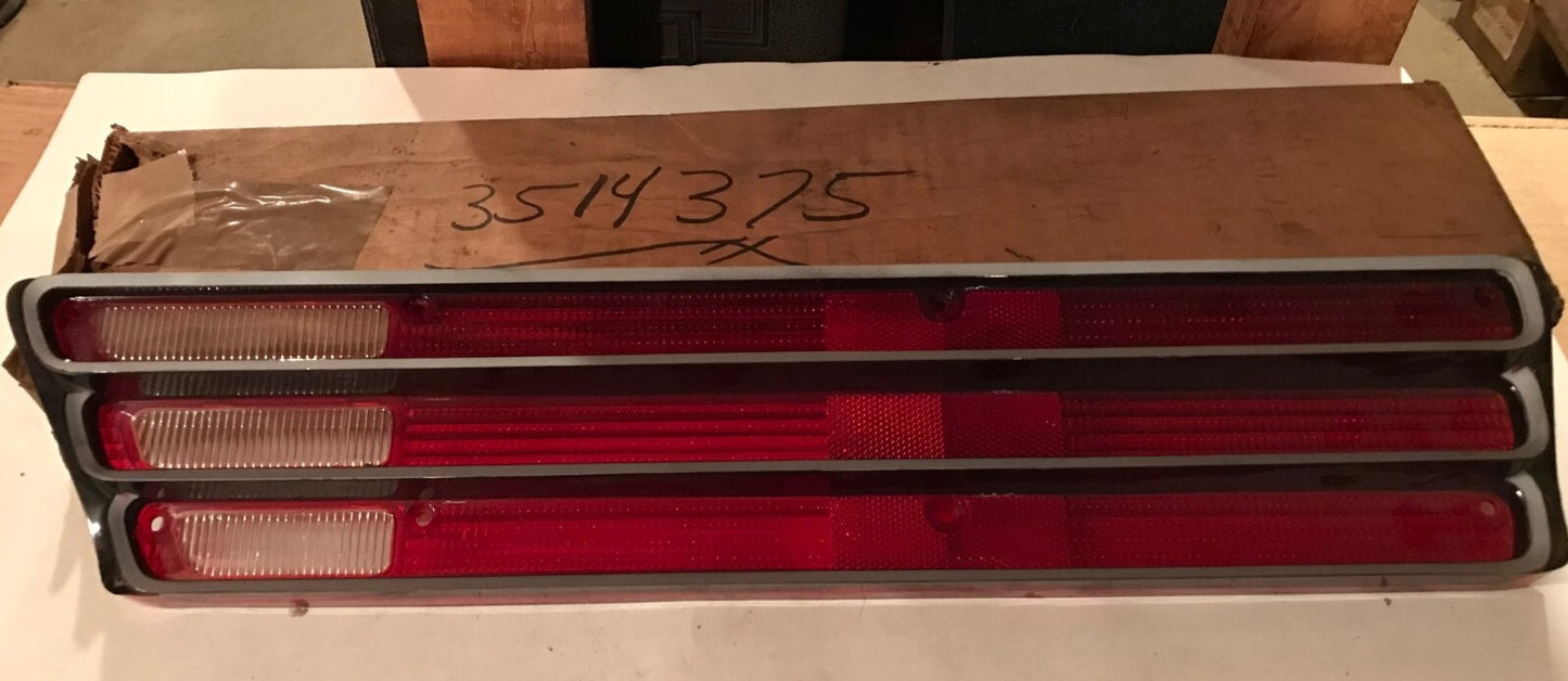 NOS Left Taillight Lens for 1971 Dodge Polara, Polara Custom, & special 3514375