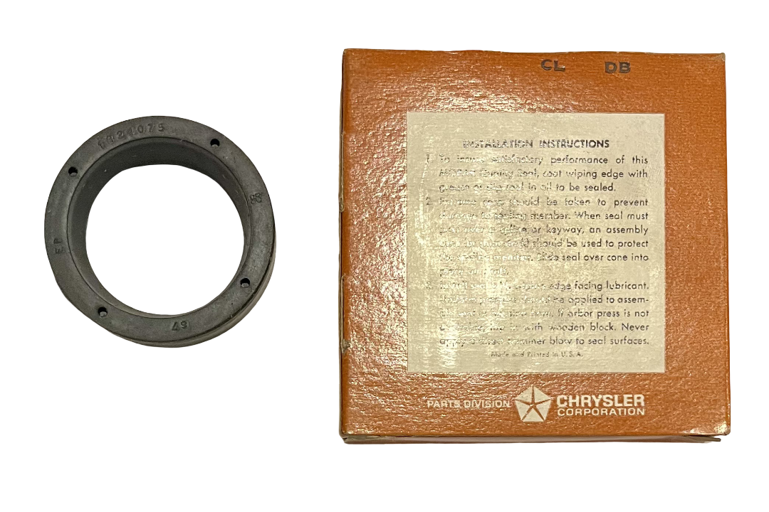 New Old Stock Auto Trans Rear 3 Speed Shaft Oil Seal for 1959-61 Models #1824075