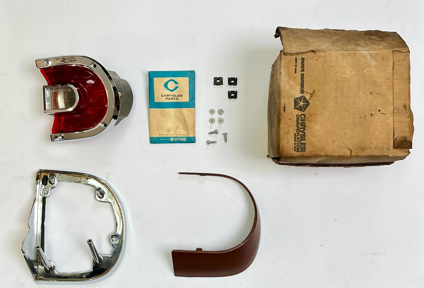 New Old Stock Left Taillamp Assy for 1965 Dodge Dart Wagon Models Mopar #2584853