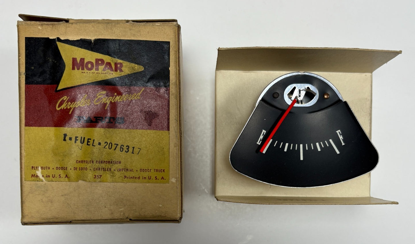 New Old Stock Fuel Gauge for 1960 Plymouth Valiant Models Mopar #2076317