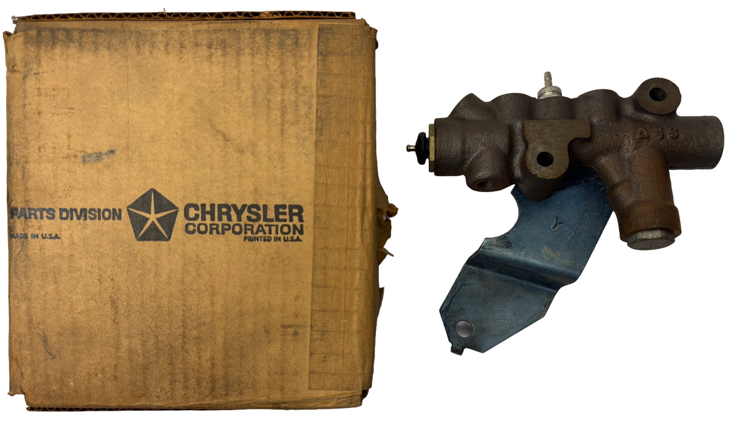 New Old Stock Disc Brake Proportioning Valve w/ Bracket for 1971 Models #3466795