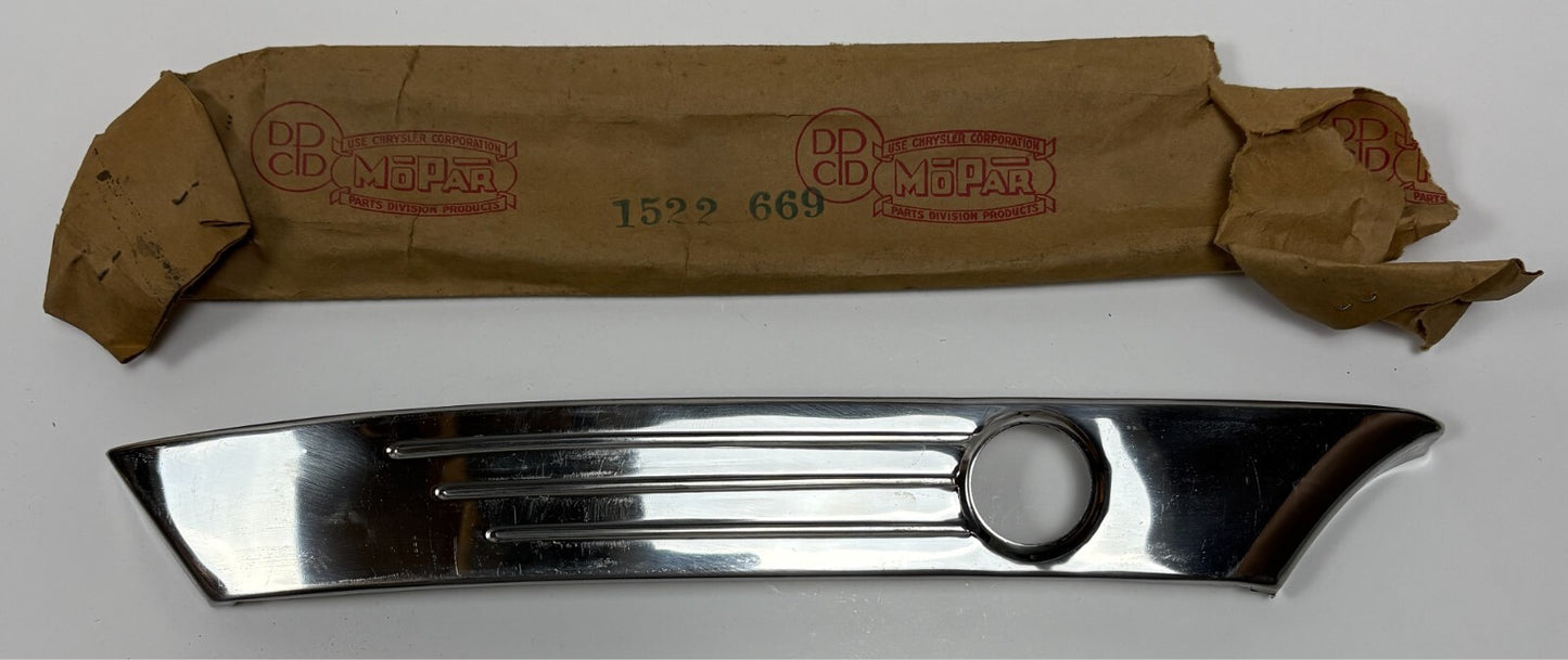 New Old Stock Quarter Panel Belt Molding for 1953 Plymouth Models Mopar #1522669