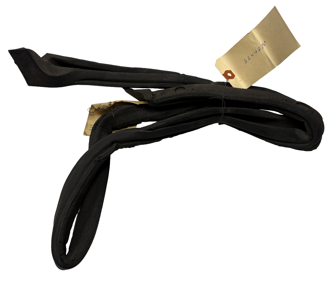 New Old Stock RH Roof Rail Weatherstrip for 1963 Chrysler 4DR HT #2244270