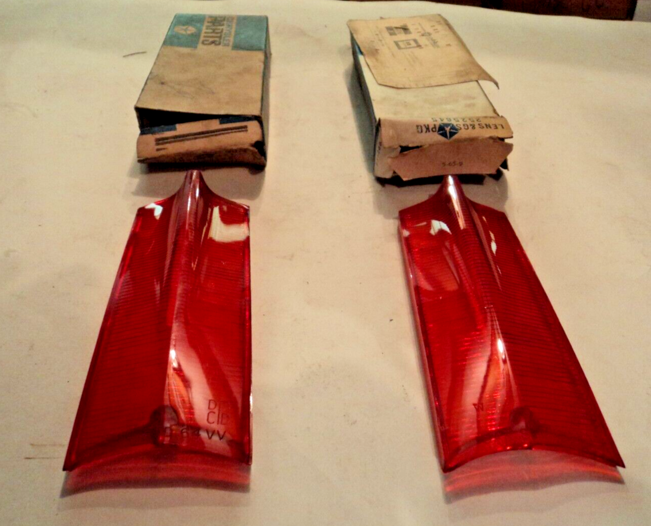NOS Taillight lenses for 1964-1965 Plymouth Valiant & Barracuda 2525645 2525646