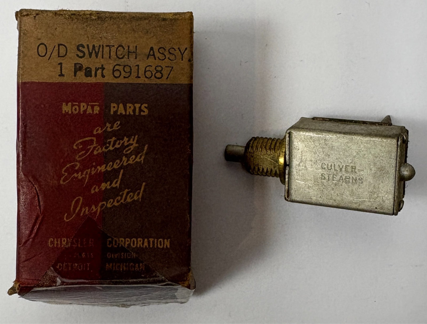 New Old Stock Transmission Kick Down Solenoid Switch for 1939-48 Models #691687