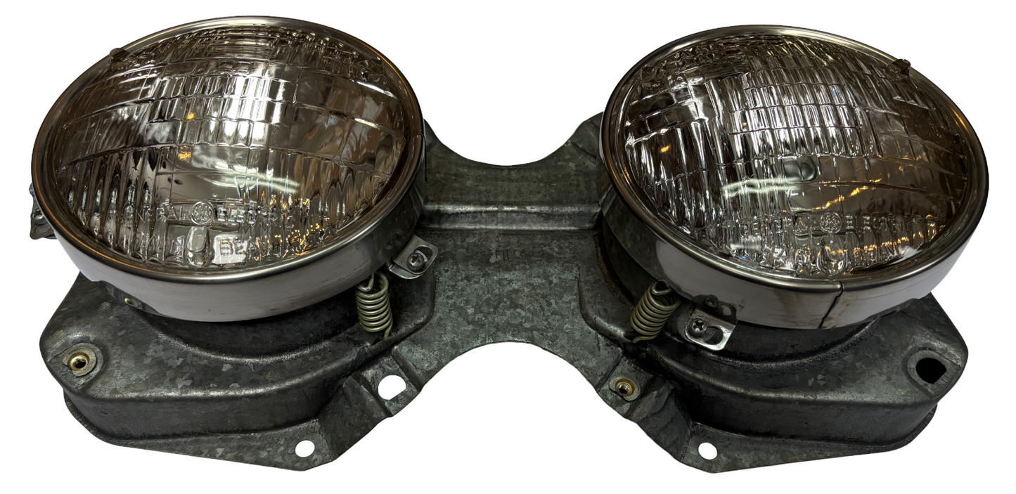 New Old Stock Left Headlamp Dual Riteway Shift For 1960 Plymouth Models #1972431