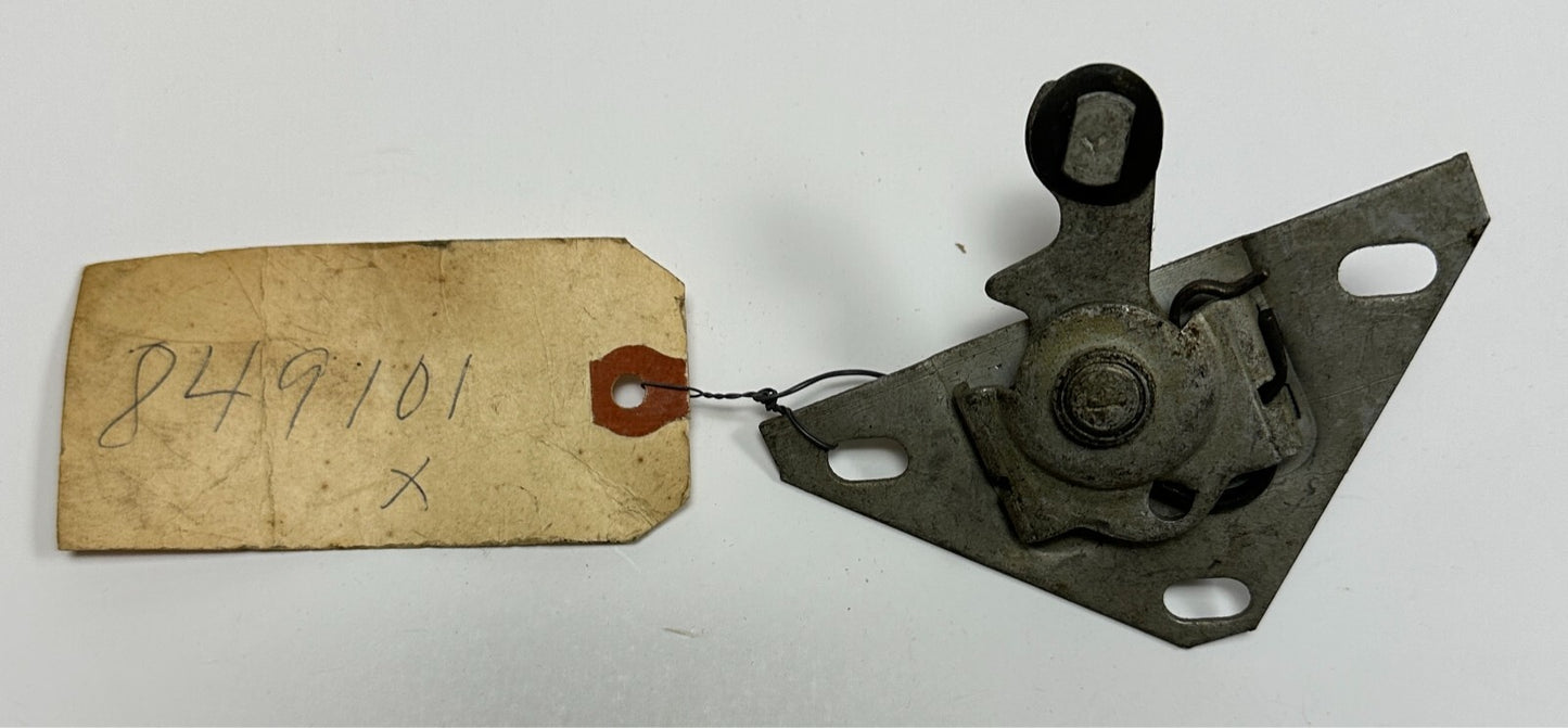 New Old Stock Left Door Lock Remote Control for 1940-41 Models Mopar #849101