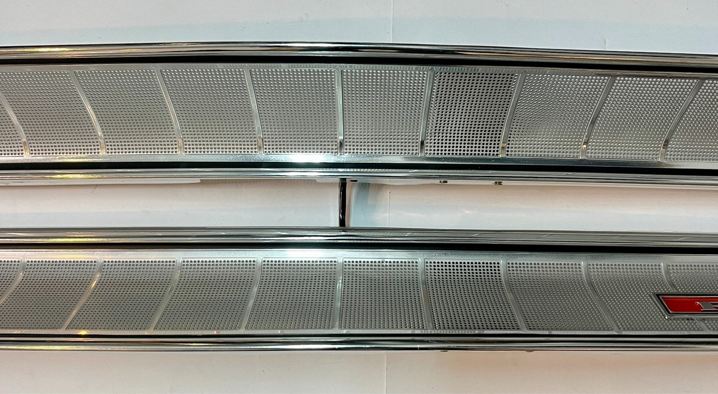 New Old Stock Grille for 1971 Plymouth Fury Models Mopar #3442409