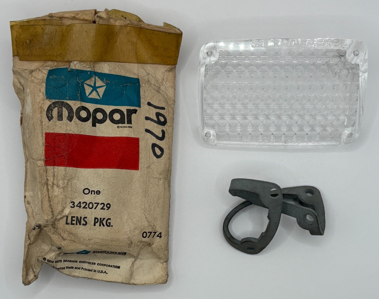 New Old Stock Left Backup Lens Package for 1970-71 Valiant Models #3403313