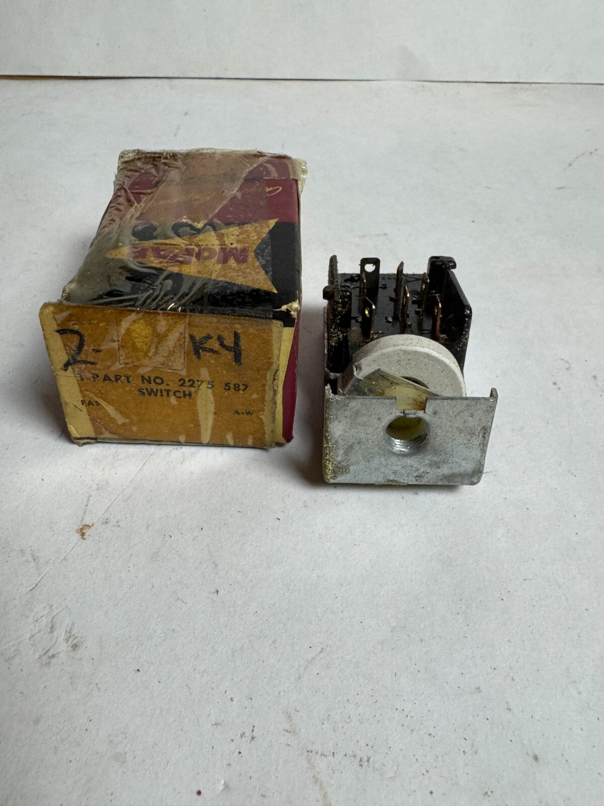 NOS Mopar Headlight Switch Many 1962 Thru 1965 Models # 2275587