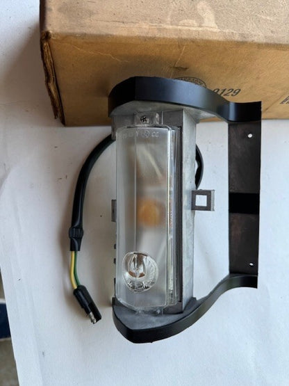 NOS right 1969 CHRYSLER IMPERIAL FRONT PARK/CORNERING LIGHT ASSY 2930912
