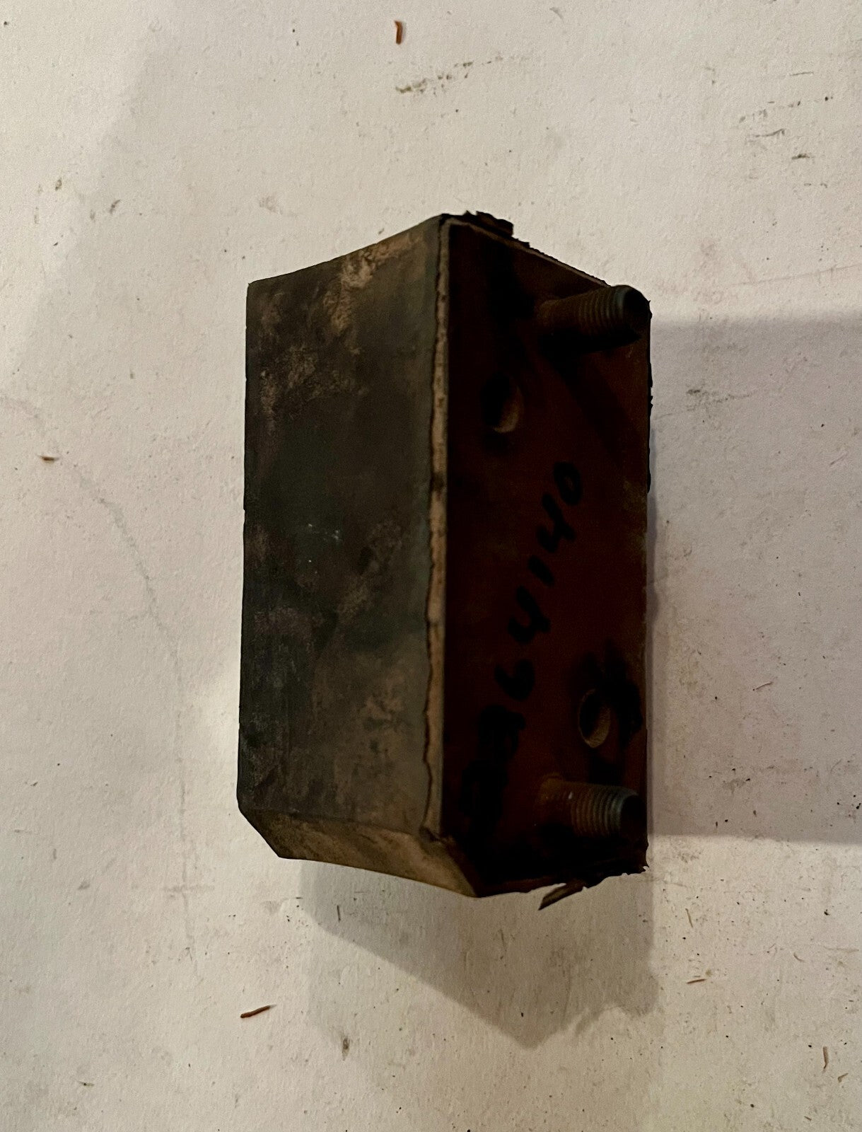NOS Mopar Right Motor Mount 1961-6 Dodge Plymouth A Body Models 225 CI #2264140