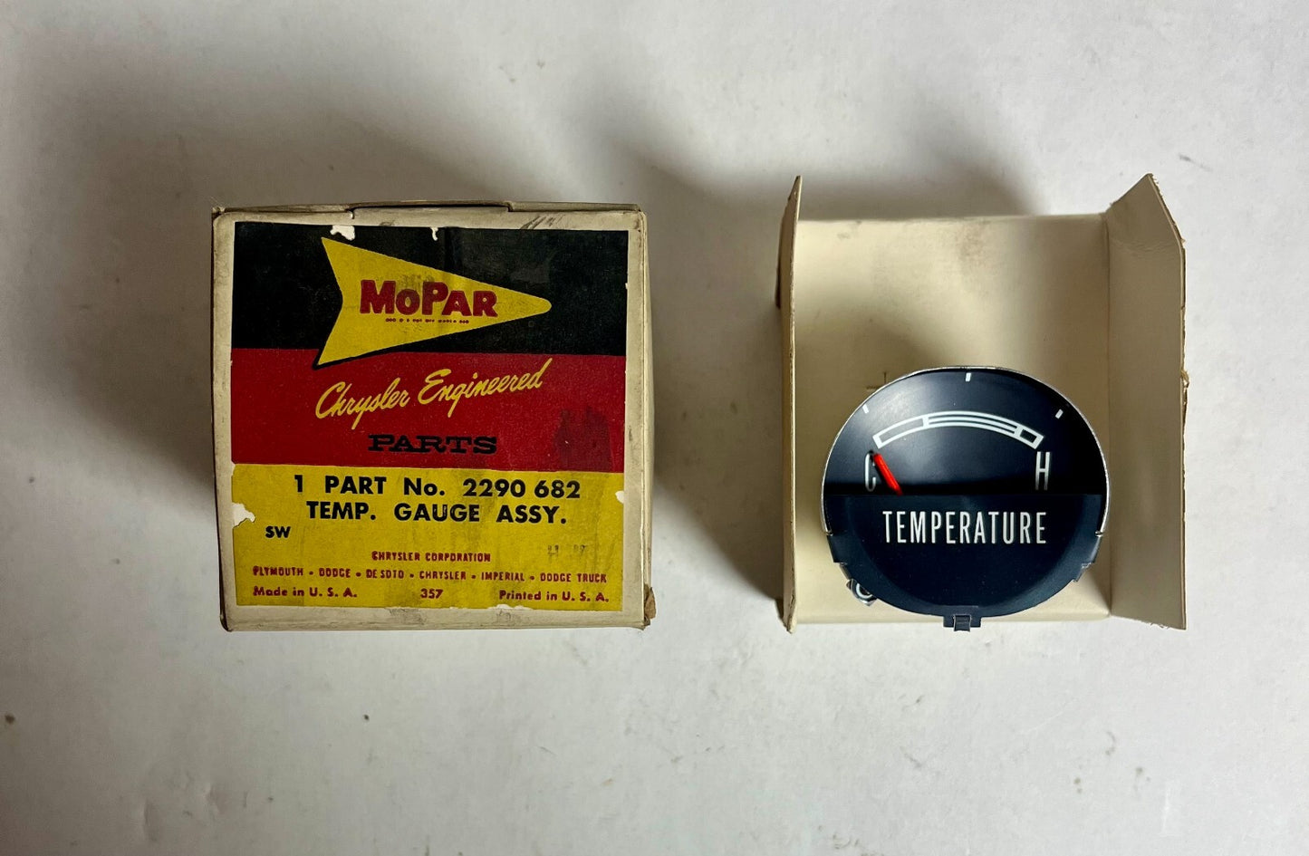 NOS Mopar Temp Gauge 1963 Chrysler All Models #2290682