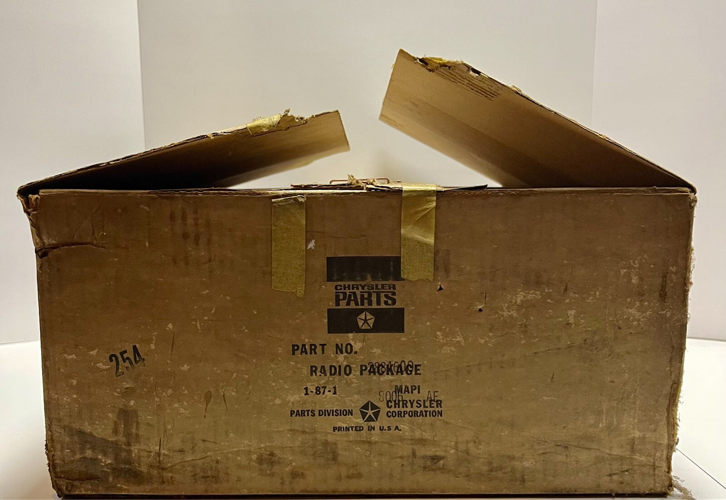 New Old Stock Radio Package for 1969 Plymouth Models Mopar #2884600