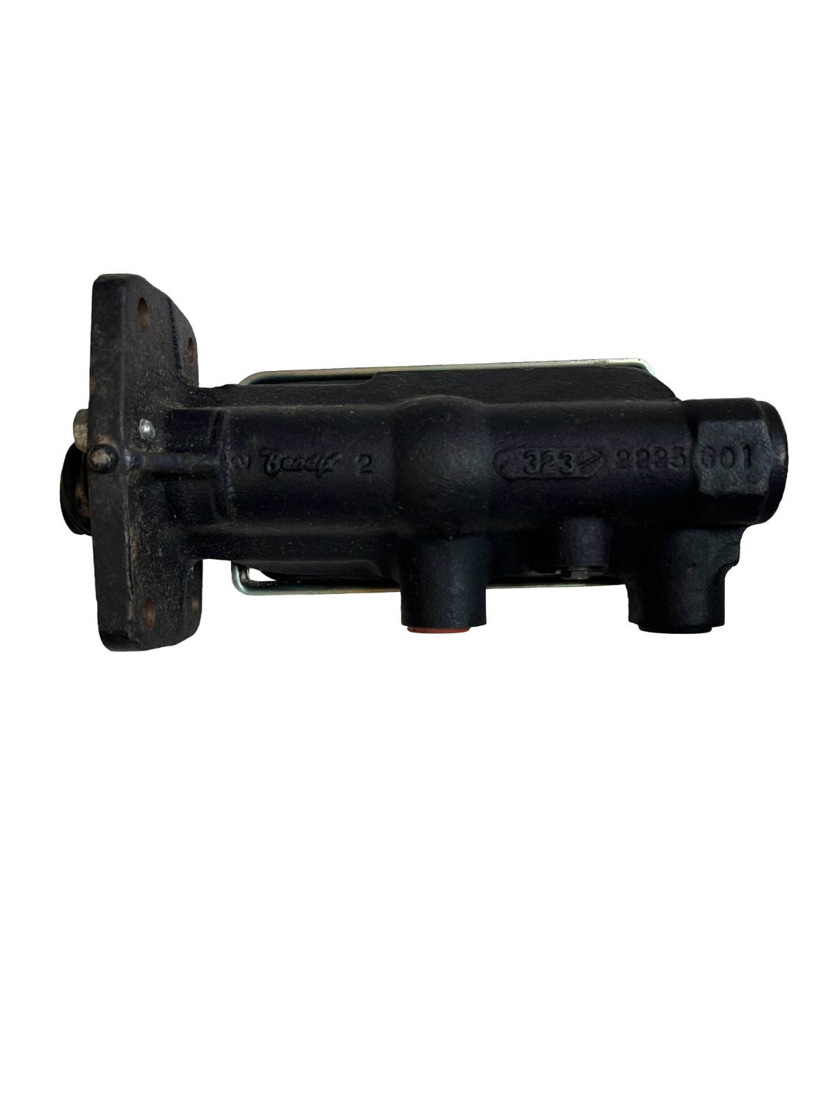 New Old Stock Master Cylinder for 1969-1970 B-C-E Body Models Mopar #2808577