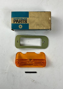 New Old Stock Right Park Lens for 1965 Dodge Dart Models Mopar #2525518