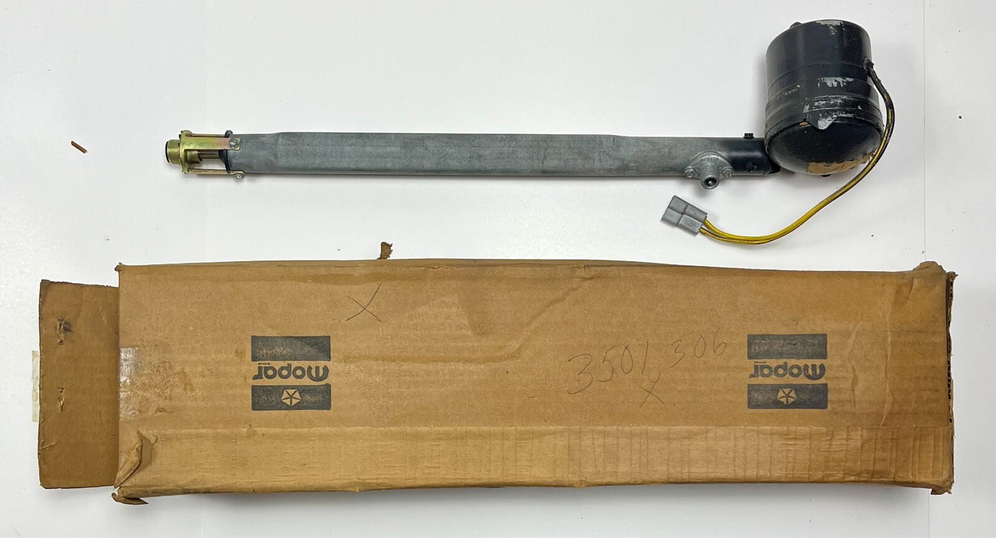 New Old Stock Antenna & Motor for 1977-78 Chrysler Models Mopar #3501306