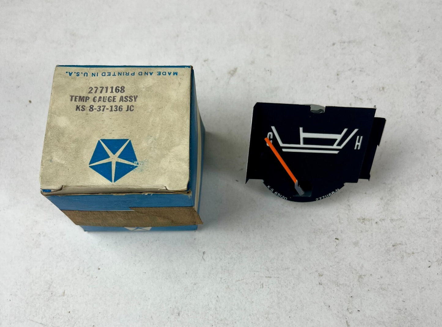 New Old Stock Temp Gauge For 1967-71 Dodge Models Mopar #2771168