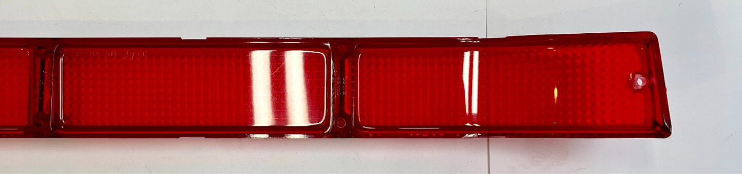 New Old Stock Right Taillight Lens & Gasket for 1970-71 Imperials Mopar #3420596