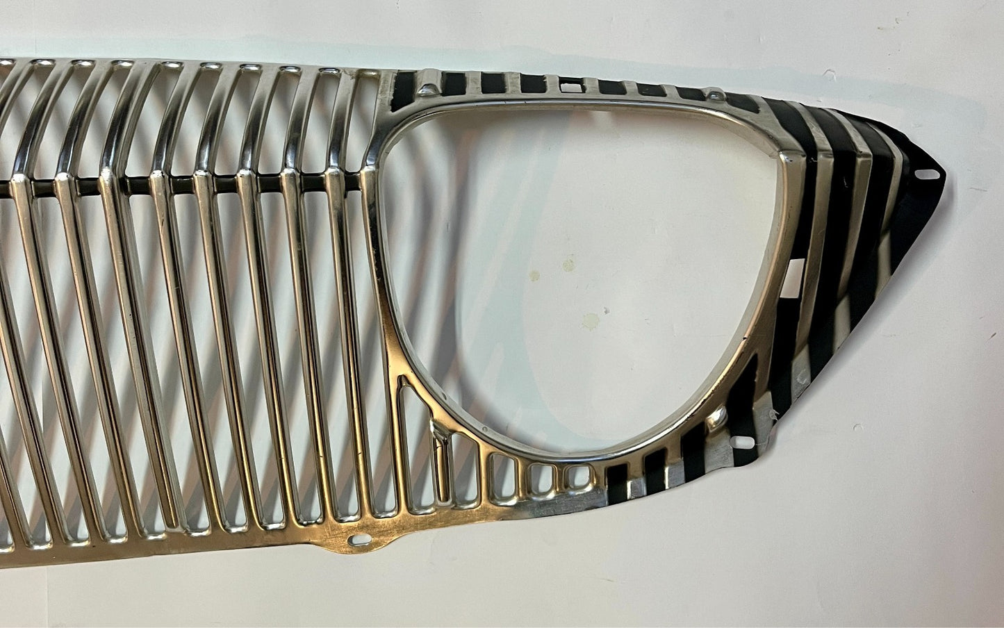 New Old Stock Grille for 1962 Dodge Dart & Polara Models Mopar #2276548