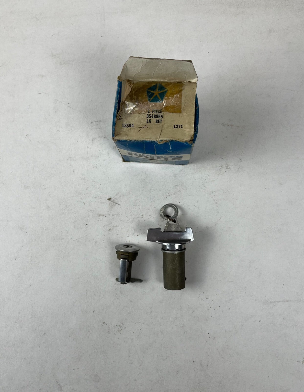 New Old Stock Ignition & Door Locks For 1972 Thru 1974 Models Mopar #3548955