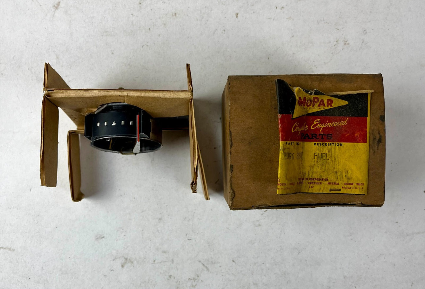 New Old Stock Fuel Gauge For 1960 Dodge Models Mopar #2096881