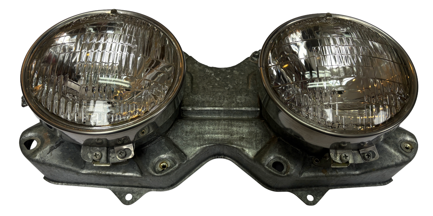 New Old Stock Left Headlamp Dual Riteway Shift For 1960 Plymouth Models #1972431